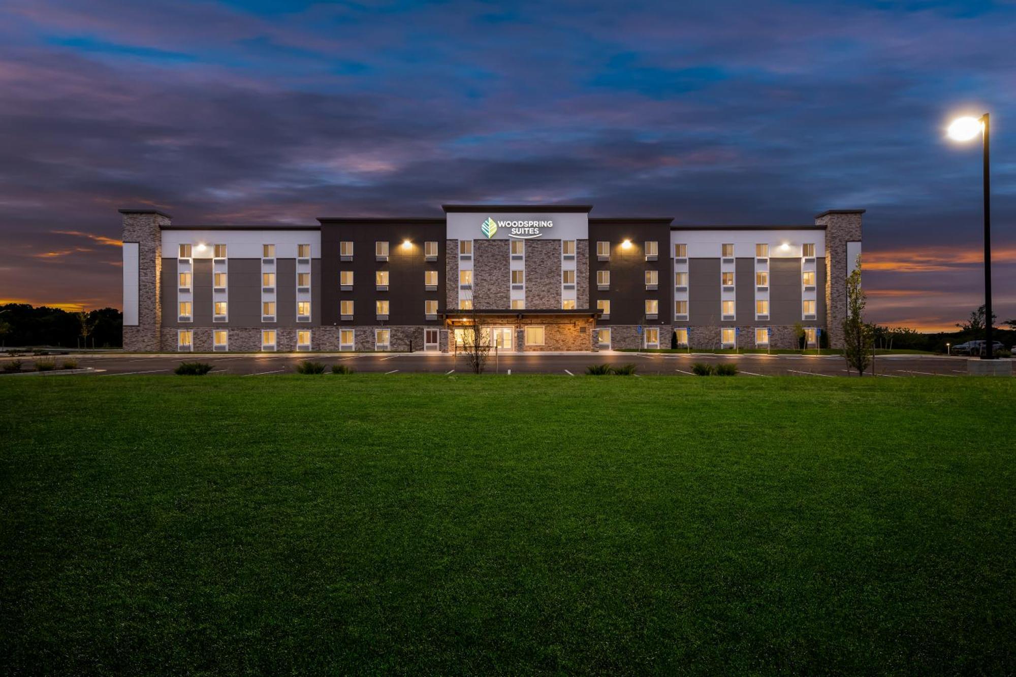 Woodspring Suites Kansas City Airport Exteriér fotografie