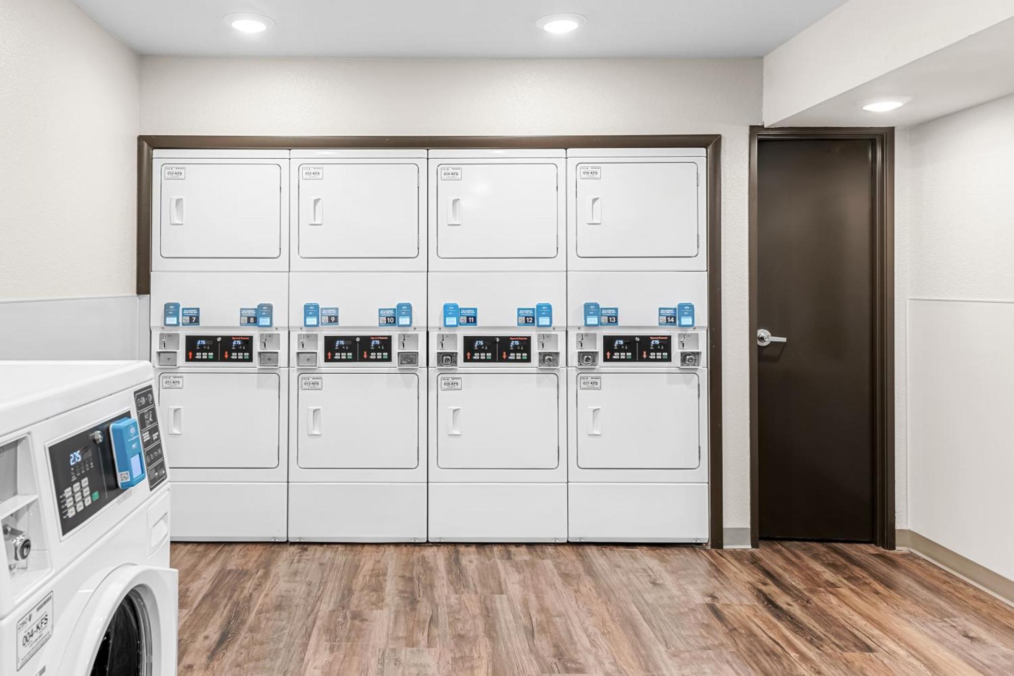 Woodspring Suites Kansas City Airport Exteriér fotografie